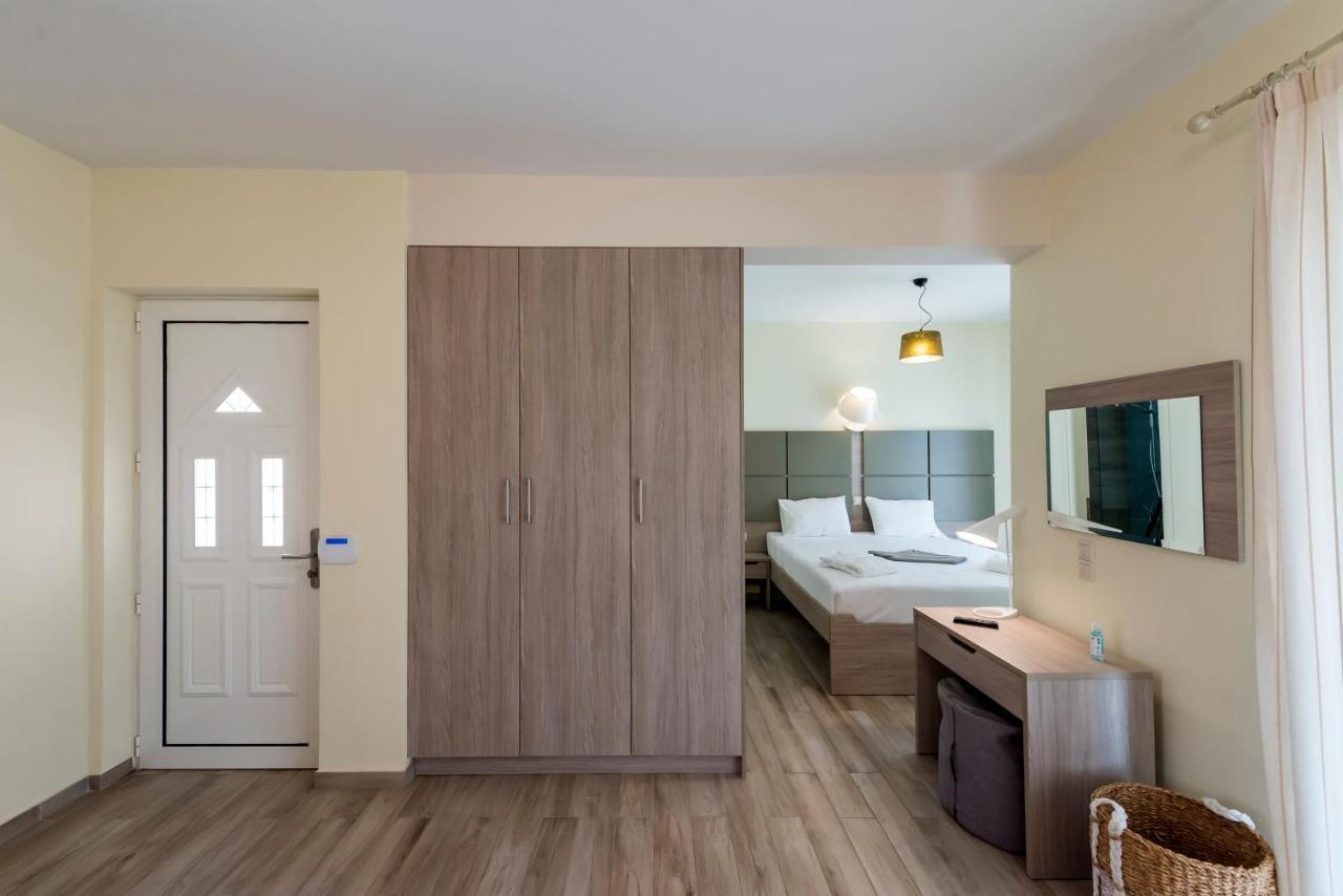 Venus Villa With Private Pool, 2Min To The Beach Finikounta Buitenkant foto