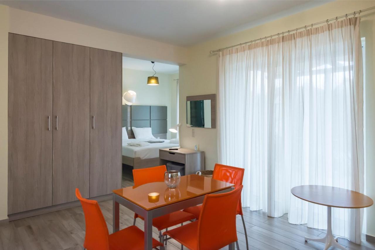 Venus Villa With Private Pool, 2Min To The Beach Finikounta Buitenkant foto